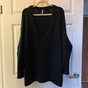 Free People black v-neck oversized sweater L
